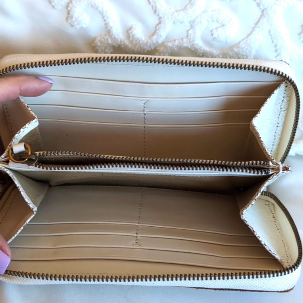 POLO Ralph Lauren Jewel/ Studded Ivory Distressed Zip Around Wallet NWOT - Picture 6 of 13